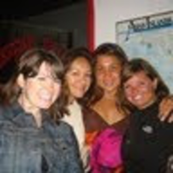 Meet your Posher, Lisa - Picture 1 of 1